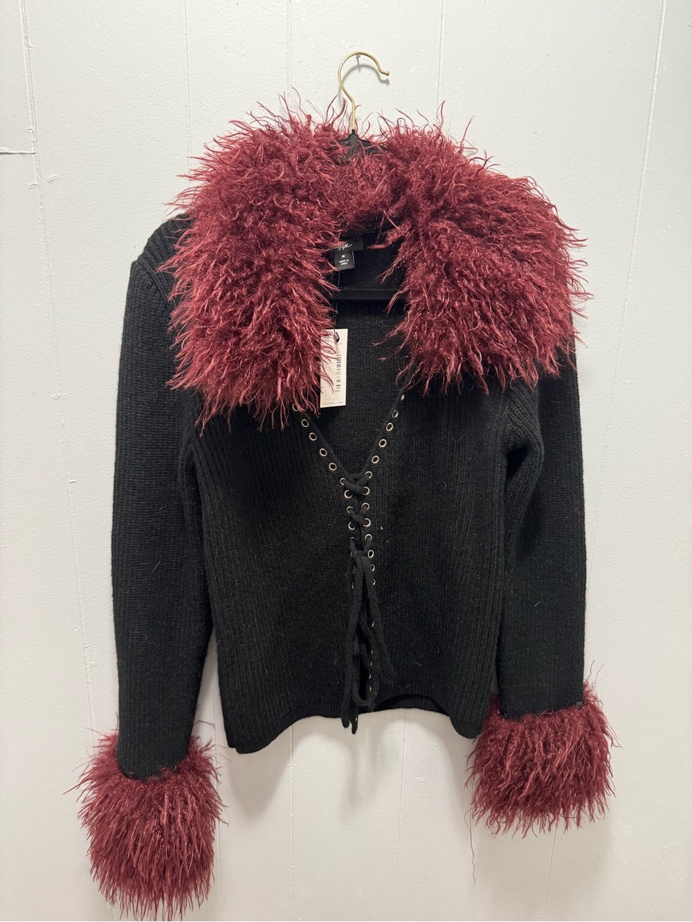 Nasty Gal Black Knit Sweater with Wine Faux Fur Collar